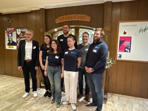 Das Bild zeigt den auf der Frühjahrsvollversammlung 2025 neu gewählten Vorstand mit Hr. Landrat Bumeder. (Es fehlt: Nadine Eckmeier, stellv. Vorsitzende)