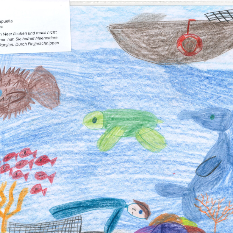 Das Bild kommt von Ida, sie ist 9 Jahre alt. Ihr Superheld heißt: Aquapuella. Die Hintergrundgeschichte ist: "Kann den Müll aus dem Meer fischen und muss nicht Luft holen, weil sie Kiemen hat. Sie befreit Meerestiere aus Resten von Verpackungen. Durch Fingerschnitten löst sich der Müll auf".